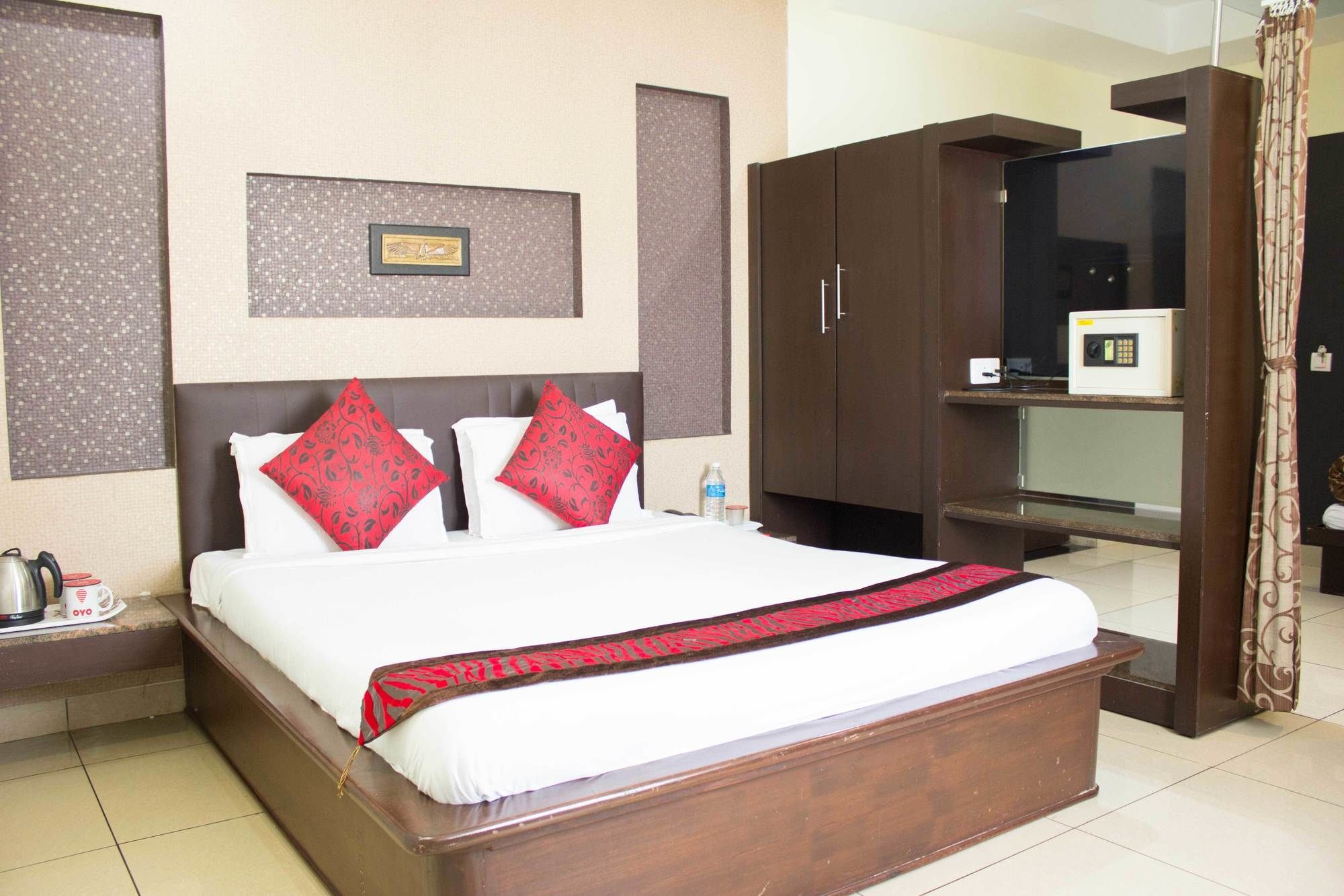 Oyo 4895 Abi Krishna Hotel Pondicherry Luaran gambar